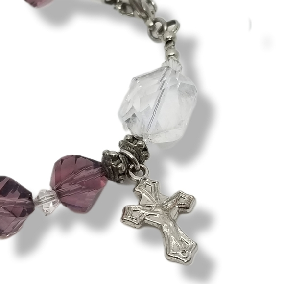 VINTAGE PURPLE AUSTRIAN CRYSTAL BEAD & SILVERTONE CROSS CHARM ROSARY BRACELET - Picture 6 of 8